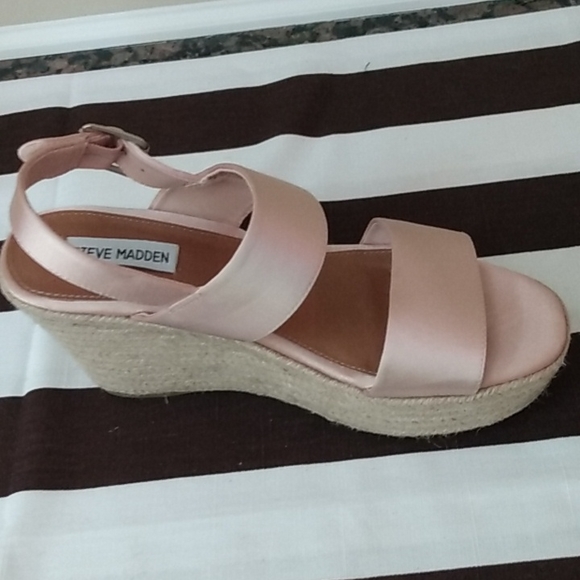 Shoes - Picture 5 of 11